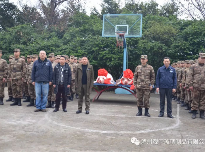 欧亿体育玻璃慰问嘉明部队