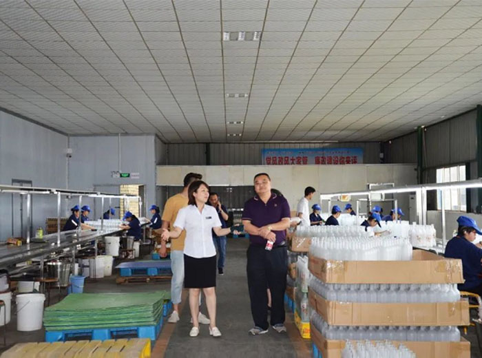 云峰酒业莅临欧亿体育玻璃开展二方审核