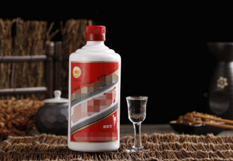为什么茅台酒玻璃瓶是乳白色的，而不是透明的？大多数人都不知道