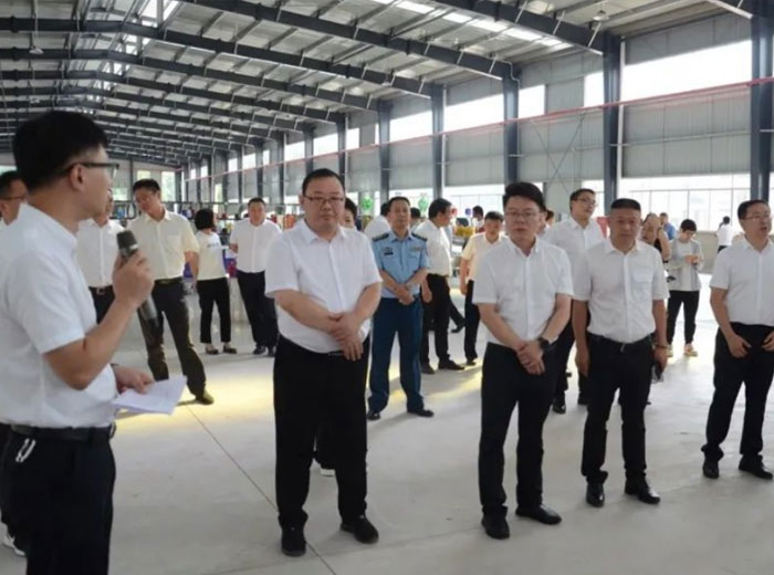 隆昌市副书记任伟一行莅临欧亿体育实业生产基地调研