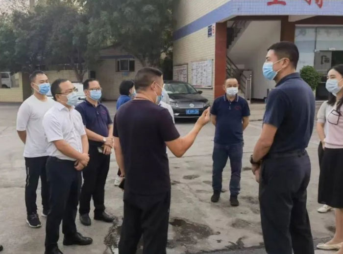 泸县县委书记肖刚一行莅临欧亿体育集团总部基地调研