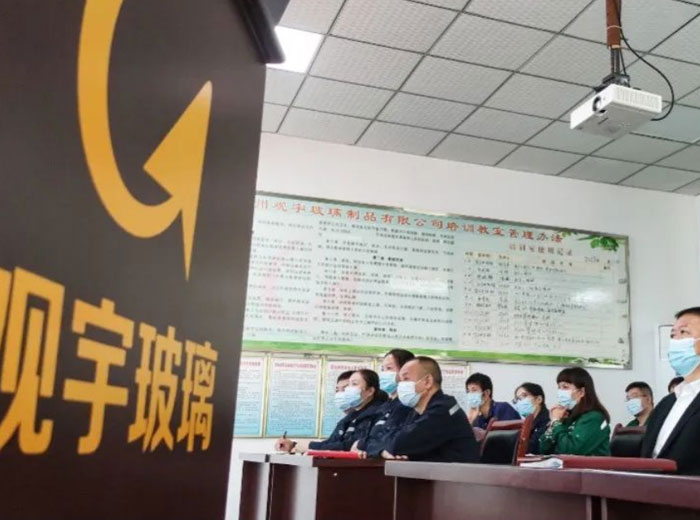 参与党的盛会 聆听党的声音｜欧亿体育集团组织集中观看二十大开幕式