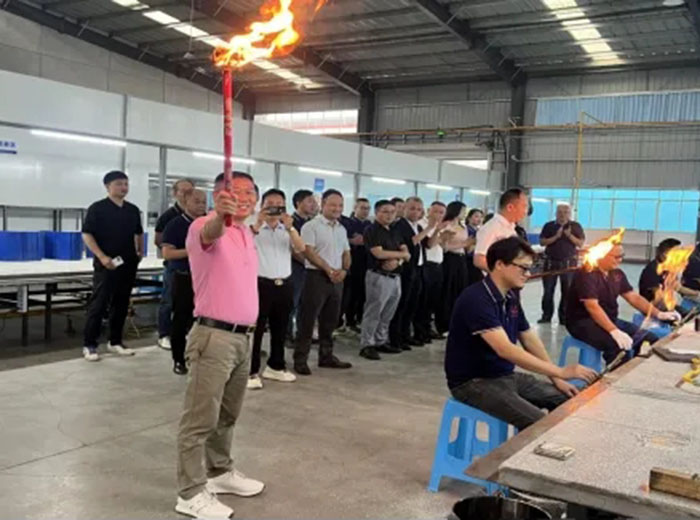 喜讯｜欧亿体育集团艺术玻璃精工车间生产线点火投产